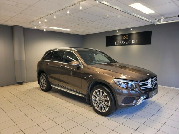 mercedes-benz-glc-elektrisitetbensin-2017-big-0