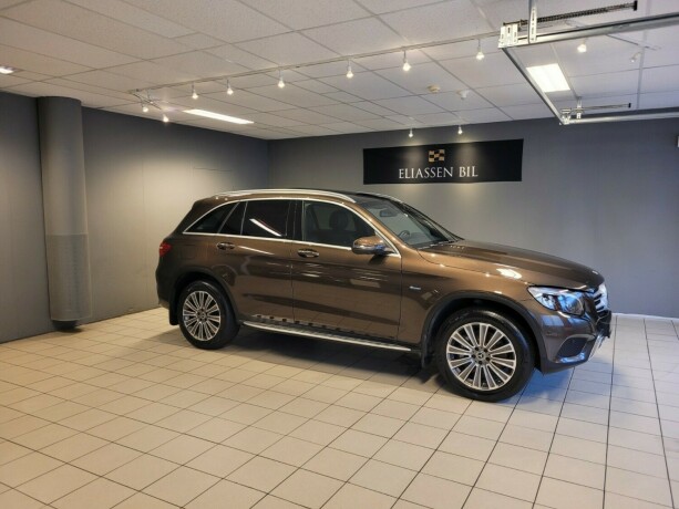 mercedes-benz-glc-elektrisitetbensin-2017-big-2