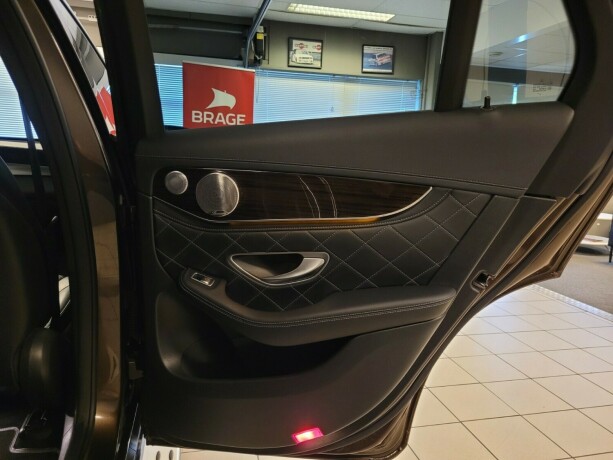 mercedes-benz-glc-elektrisitetbensin-2017-big-23