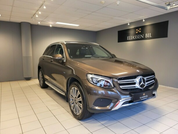 mercedes-benz-glc-elektrisitetbensin-2017-big-11
