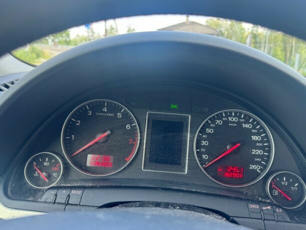 audi-a4-bensin-2005-big-11