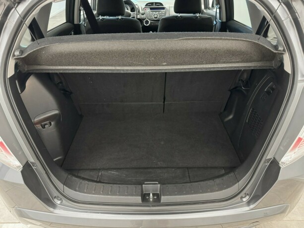 honda-jazz-elektrisitetbensin-2014-big-15