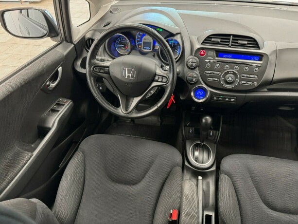 honda-jazz-elektrisitetbensin-2014-big-10
