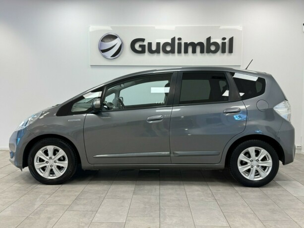 honda-jazz-elektrisitetbensin-2014-big-1
