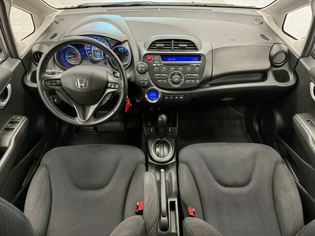 honda-jazz-elektrisitetbensin-2014-big-7