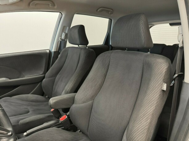 honda-jazz-elektrisitetbensin-2014-big-5