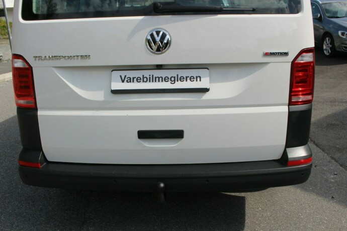 volkswagen-transporter-diesel-2019-big-5