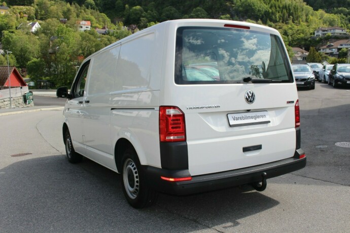 volkswagen-transporter-diesel-2019-big-3
