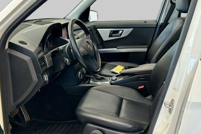 mercedes-benz-glk-diesel-2010-big-6