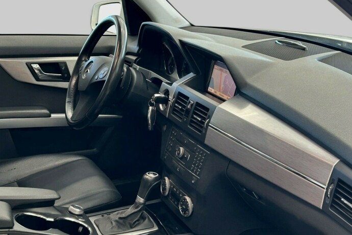 mercedes-benz-glk-diesel-2010-big-9