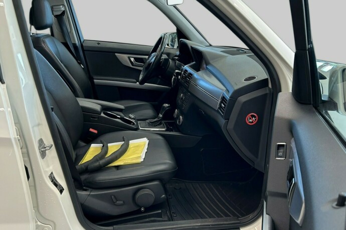 mercedes-benz-glk-diesel-2010-big-8