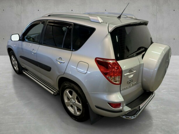 toyota-rav4-bensin-2006-big-6