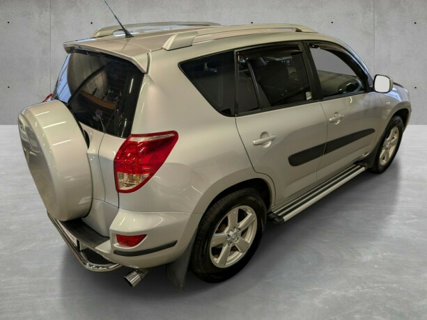 toyota-rav4-bensin-2006-big-7