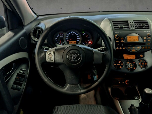 toyota-rav4-bensin-2006-big-14