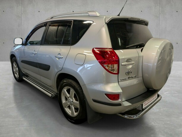 toyota-rav4-bensin-2006-big-2
