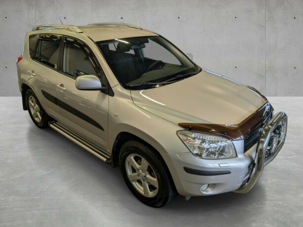 toyota-rav4-bensin-2006-big-5