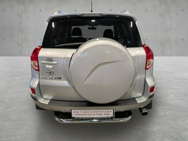 toyota-rav4-bensin-2006-big-10