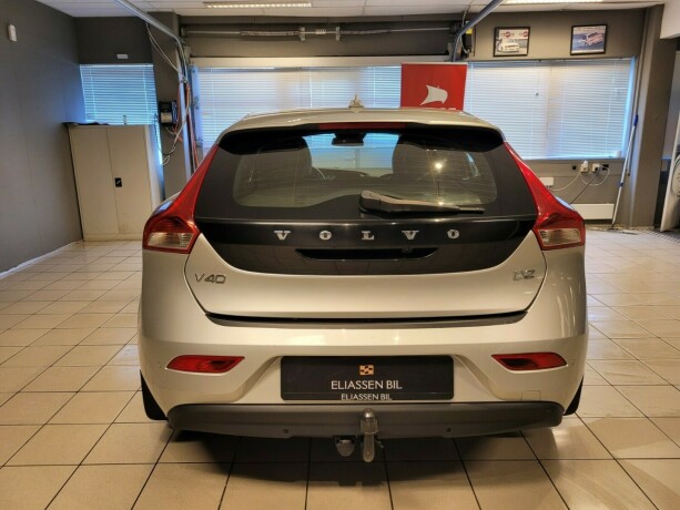 volvo-v40-diesel-2013-big-6