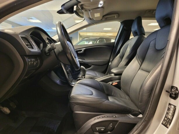 volvo-v40-diesel-2013-big-19
