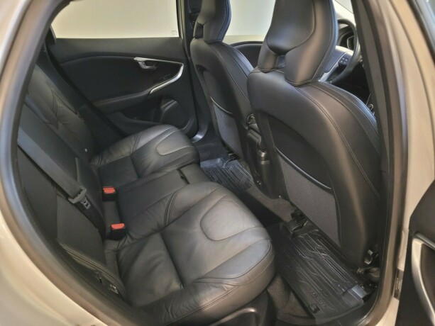 volvo-v40-diesel-2013-big-17