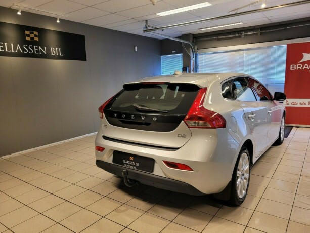 volvo-v40-diesel-2013-big-5