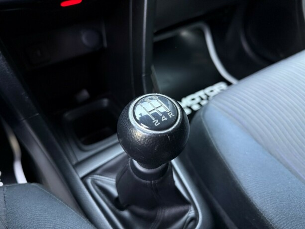 suzuki-swift-bensin-2012-big-18