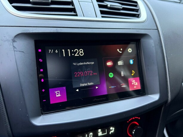 suzuki-swift-bensin-2012-big-15