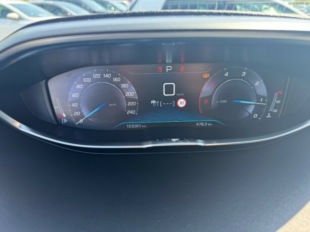 peugeot-5008-diesel-2019-big-23