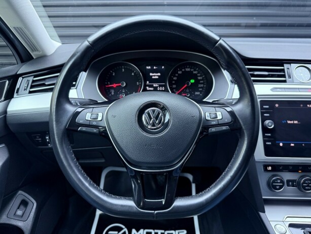 volkswagen-passat-diesel-2019-big-10