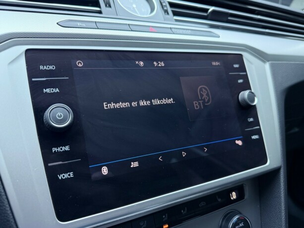 volkswagen-passat-diesel-2019-big-18