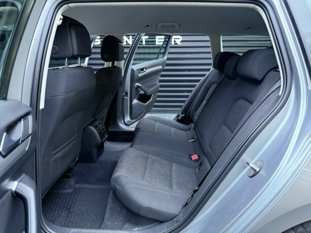 volkswagen-passat-diesel-2019-big-28