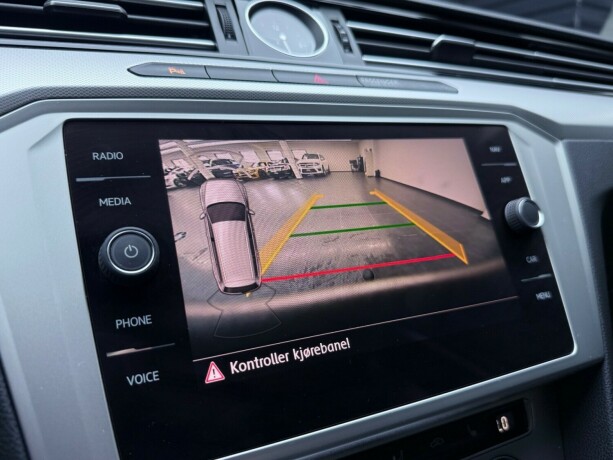 volkswagen-passat-diesel-2019-big-20