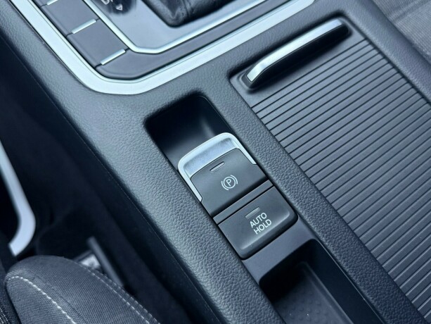 volkswagen-passat-diesel-2019-big-25