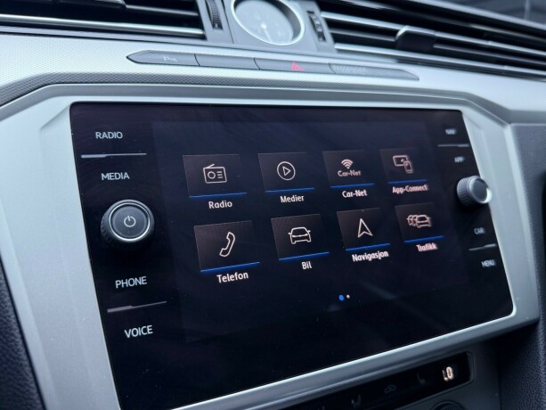volkswagen-passat-diesel-2019-big-15