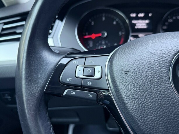 volkswagen-passat-diesel-2019-big-11