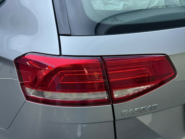 volkswagen-passat-diesel-2019-big-5