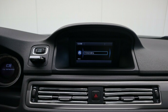 volvo-v70-diesel-2012-big-31