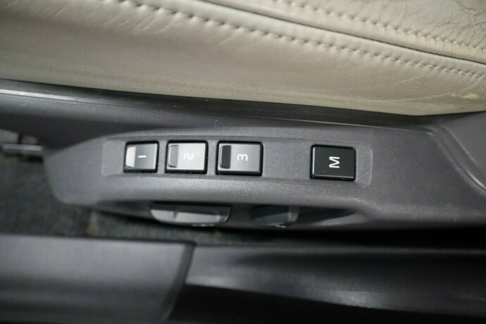 volvo-v70-diesel-2012-big-19