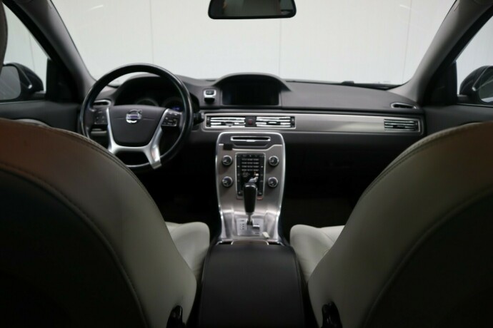 volvo-v70-diesel-2012-big-22