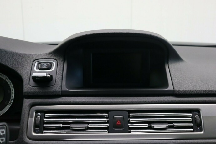 volvo-v70-diesel-2012-big-30
