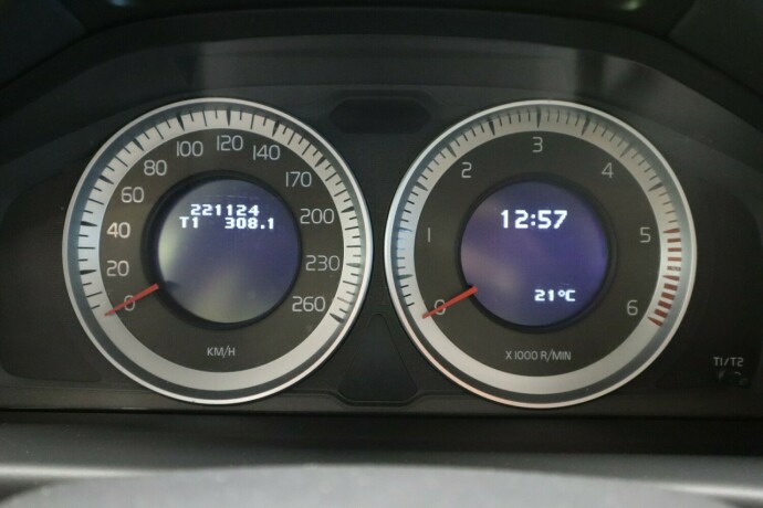 volvo-v70-diesel-2012-big-34