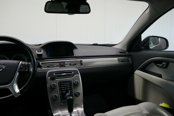 volvo-v70-diesel-2012-big-24