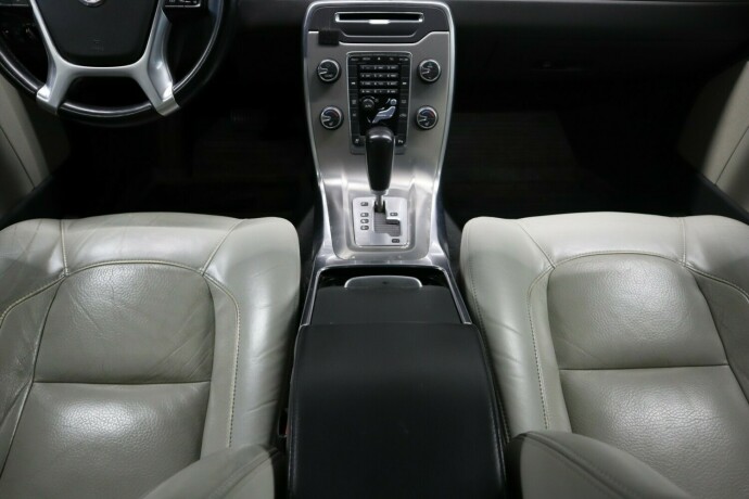 volvo-v70-diesel-2012-big-26