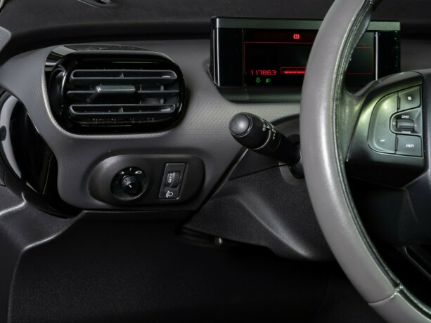 citroen-c4-cactus-diesel-2014-big-25