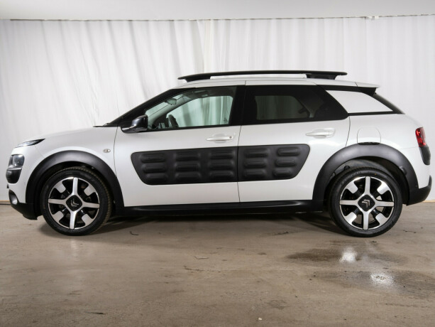 citroen-c4-cactus-diesel-2014-big-3