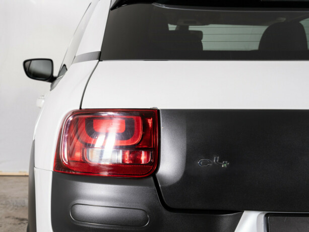 citroen-c4-cactus-diesel-2014-big-8