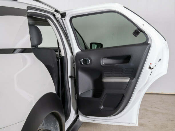 citroen-c4-cactus-diesel-2014-big-16