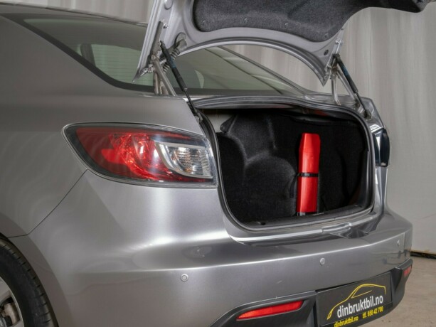 mazda-3-diesel-2010-big-9