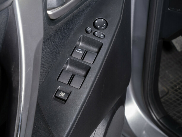 mazda-3-diesel-2010-big-39