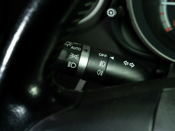 mazda-3-diesel-2010-big-22